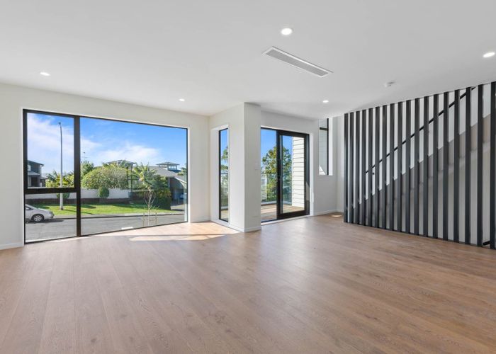  at 4E Rahopara Street, Castor Bay, North Shore City, Auckland