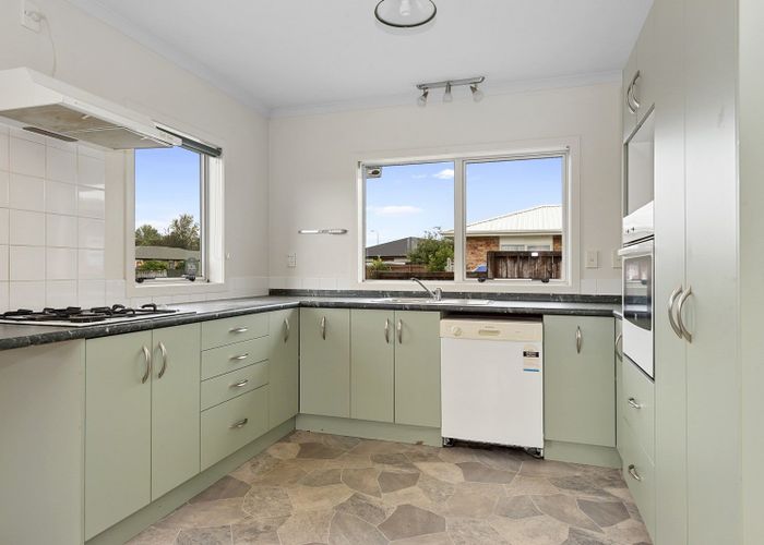  at 5 Corsair Place, Melville, Hamilton
