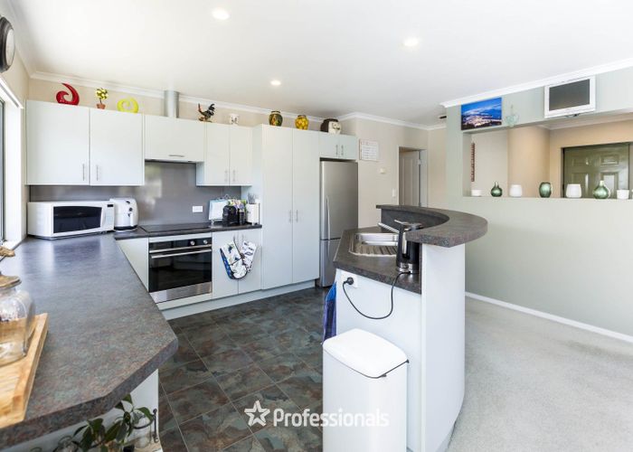  at 8 Carlow Grove, Birchville, Upper Hutt