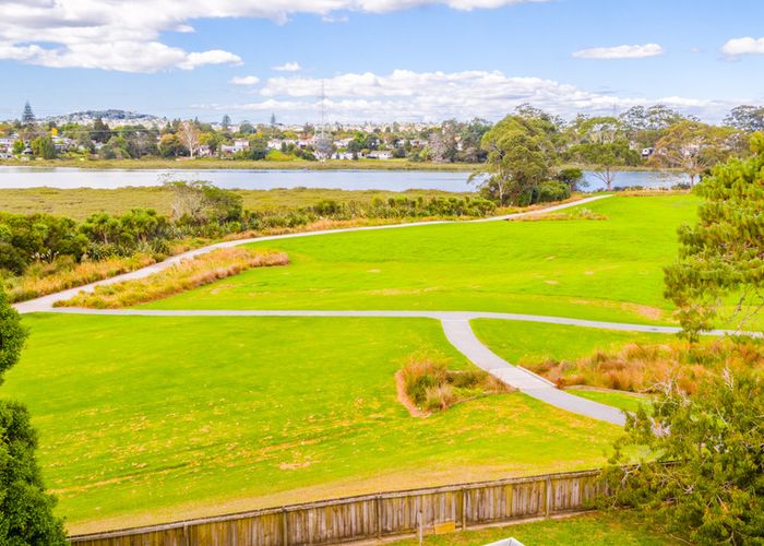  at 12 Ingleby Place, Kelston, Auckland