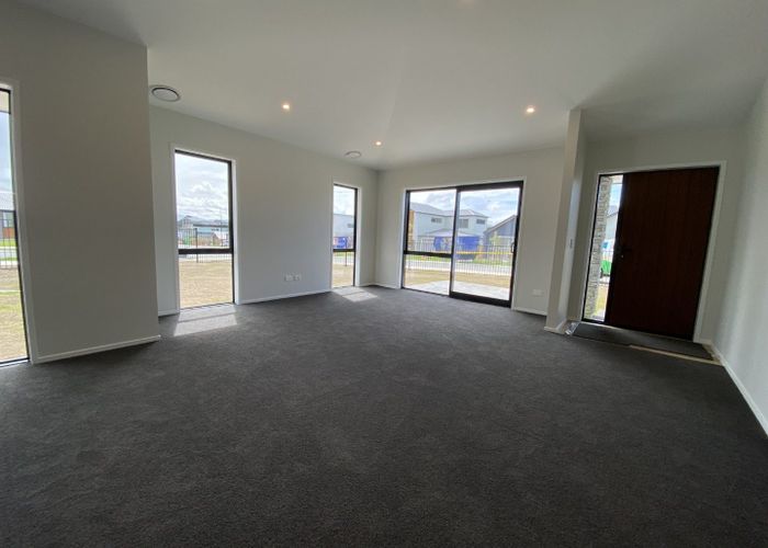  at 2 Weweia Close, Kenepuru, Porirua
