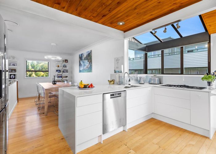  at 7 Tudor Place, Mairangi Bay, Auckland
