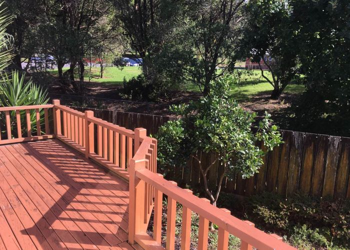  at 3/5 Chartwell Avenue, Glenfield, North Shore City, Auckland