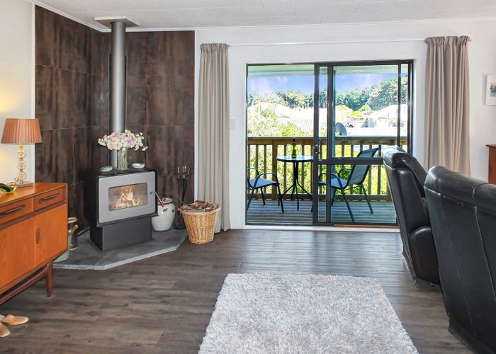  at 27 Cousins Avenue East, Foxton Beach, Foxton