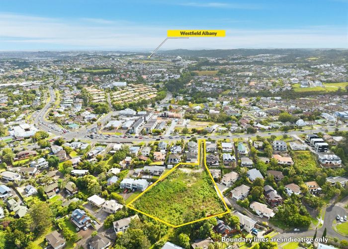  at 889 East Coast Road, Northcross, North Shore City, Auckland