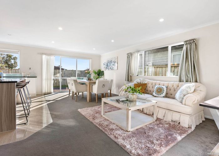  at 12 Shelby Lane, Flat Bush, Auckland