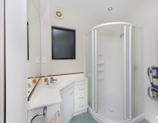  at 662B Beach Road, Browns Bay, North Shore City, Auckland