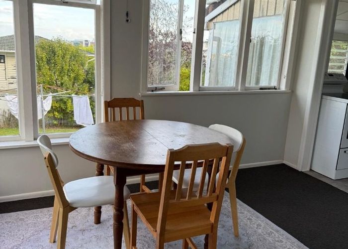  at 2 Currey Crescent, Milford, North Shore City, Auckland