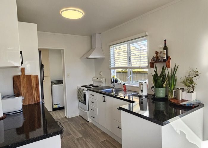  at 2/289 Naenae Road, Naenae, Lower Hutt
