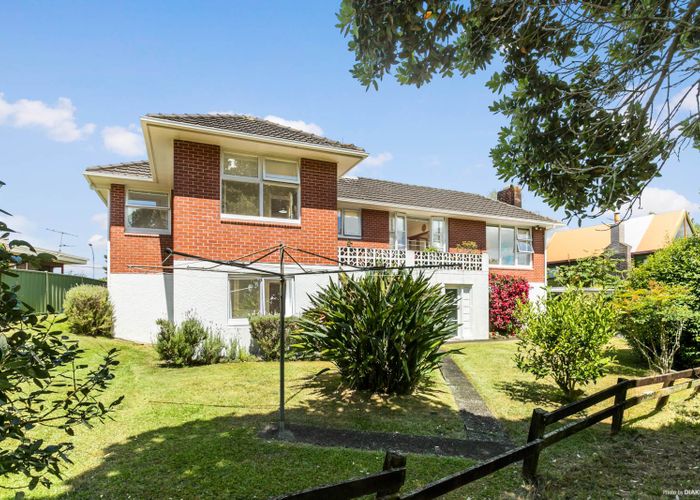  at 92 Pleasant Road, Titirangi, Auckland