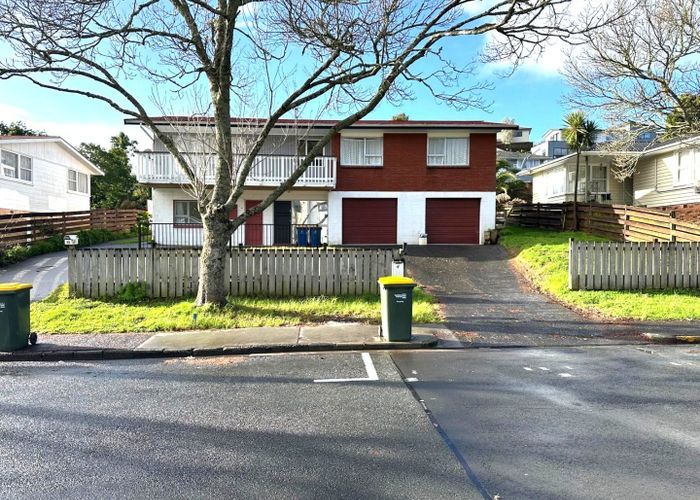  at 4 Takapu Street, Henderson, Auckland