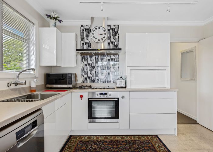  at 8 Nyton Place, Bryndwr, Christchurch