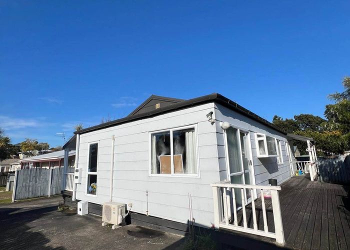 at 24C Huia Avenue, Forest Lake, Hamilton 
