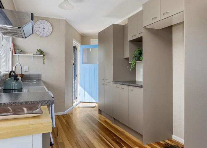  at 2/208 Tamamutu Street, Lake Taupo, Taupo, Waikato