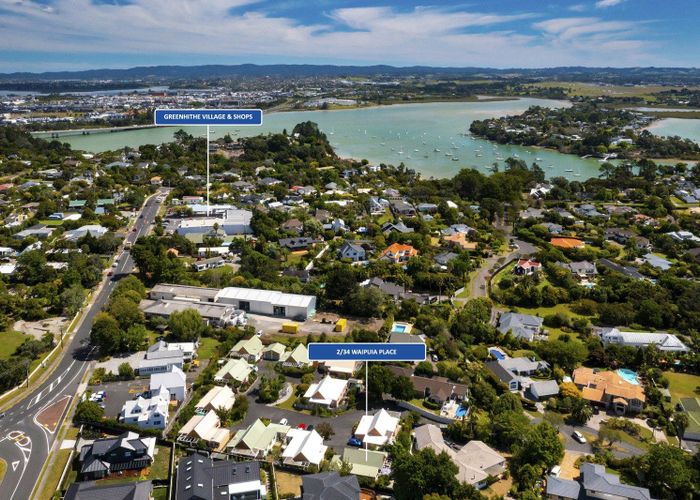 at 2/34 Waipuia Place, Greenhithe, Auckland