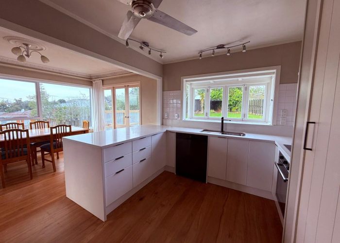  at 28 Velma Road, Hillcrest, North Shore City, Auckland