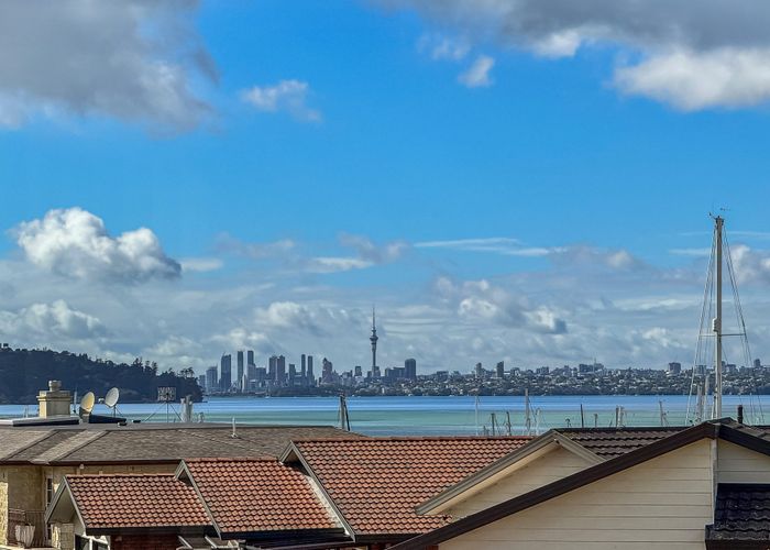  at 32 Reflection Drive, West Harbour, Auckland