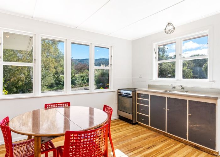  at 666 Main Road North, Te Marua, Upper Hutt