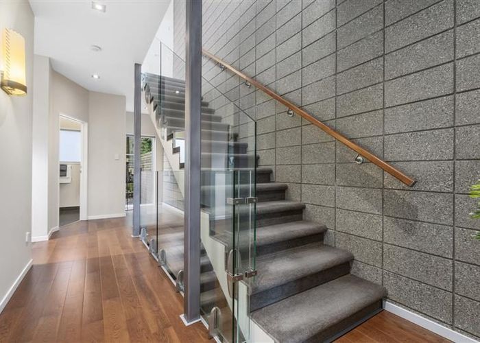  at 2/8 Wilk Lane, Browns Bay, Auckland