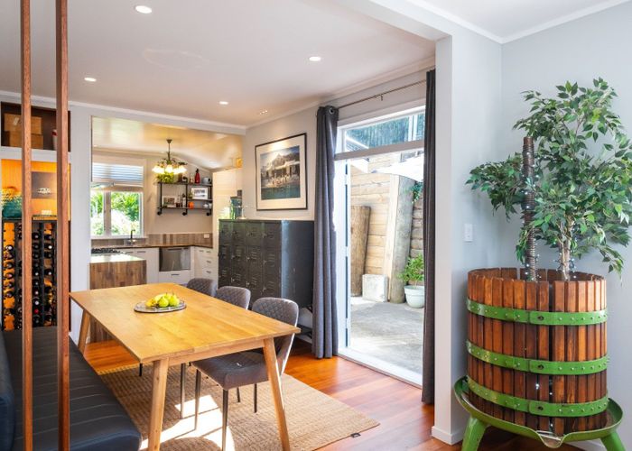  at 2 Convent Road, Bluff Hill, Napier