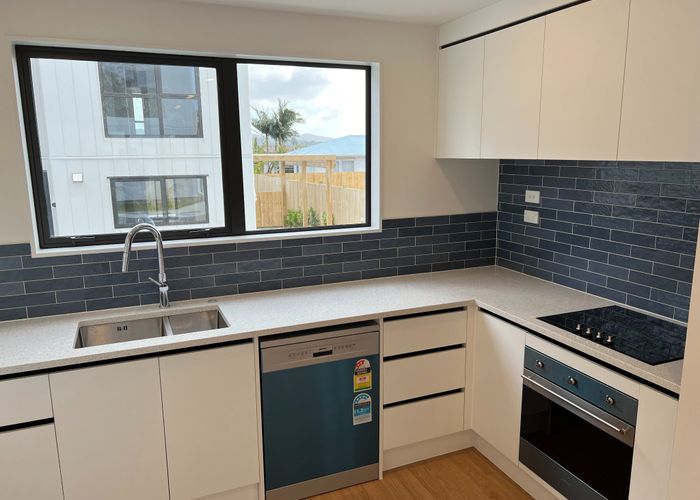  at 4/4 Waitaki Street, Henderson, Waitakere City, Auckland