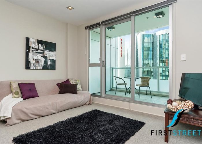  at 302/85 Beach Road, Auckland Central, Auckland