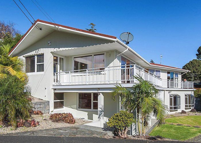  at 8 Dover Place, Remuera, Auckland