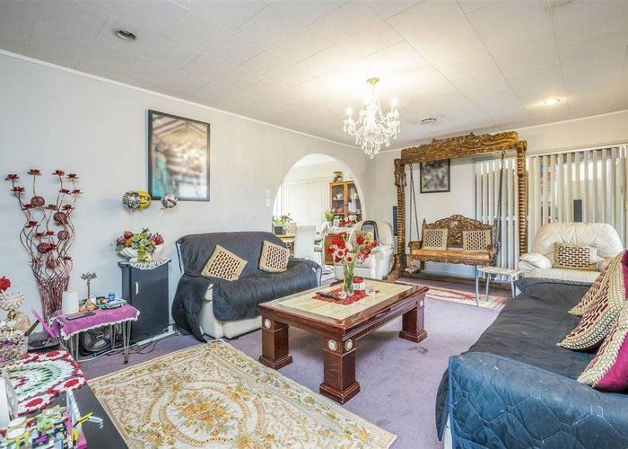  at 15 Alabaster Drive, Papatoetoe, Auckland