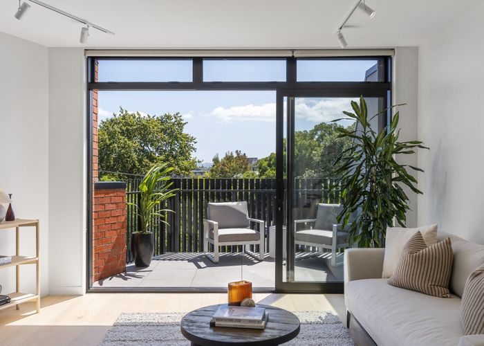  at 1/52 Sainsbury Road, Mount Albert, Auckland