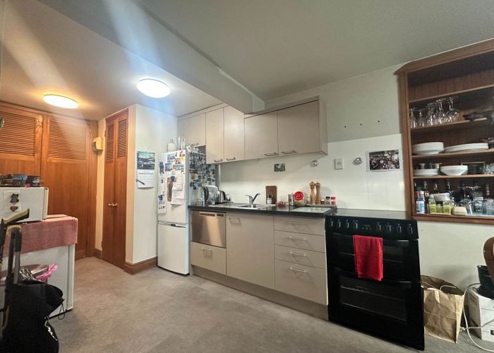  at 2/85 Princes Street, Northcote Point, North Shore City, Auckland