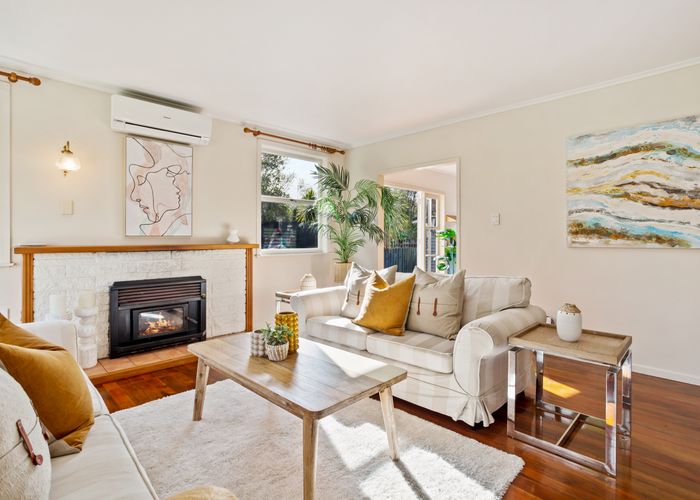  at 2/11A Knox Road, Swanson, Auckland