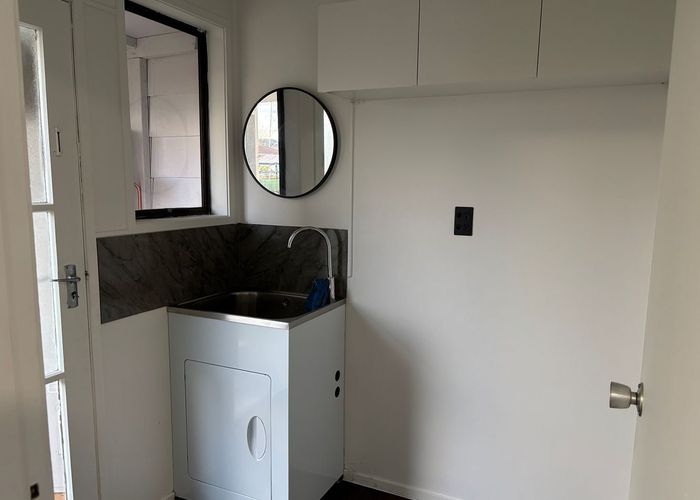  at 5 Treviso Place, Clover Park, Manukau City, Auckland