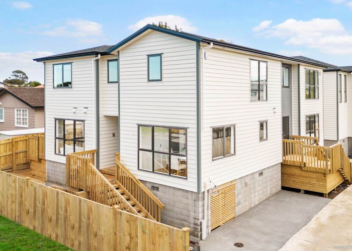  at LOT 1/33 Casuarina Road, Half Moon Bay, Manukau City, Auckland