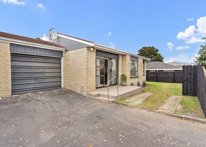  at 2/36 Trentham Road, Papakura, Papakura, Auckland