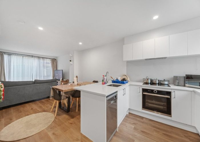  at 14 Rara Lane, Manukau, Manukau City, Auckland