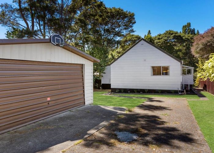  at 24 Wirihana Road, Titirangi, Auckland