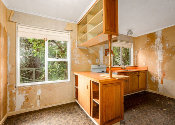  at 214b Waddington Drive, Naenae, Lower Hutt, Wellington