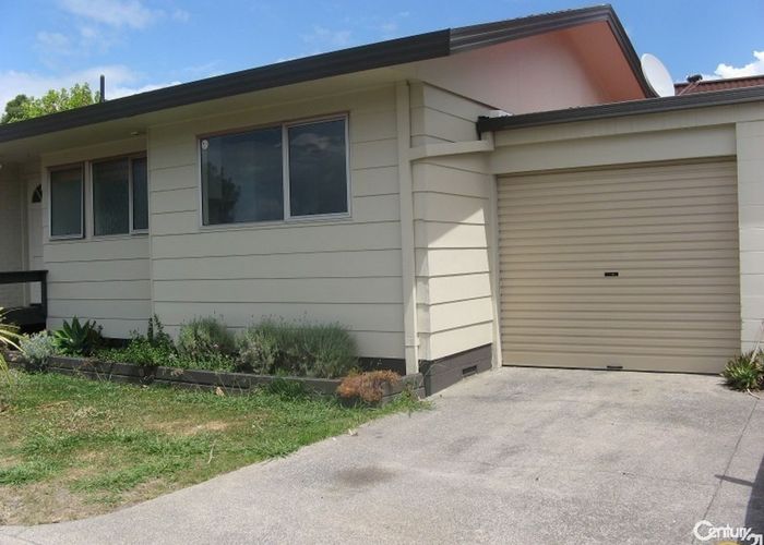  at 1/28 Bramley Drive, Farm Cove, Manukau City, Auckland