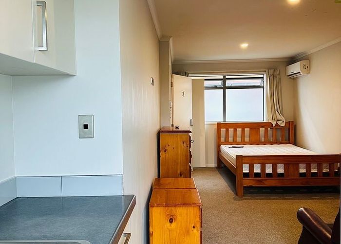  at Room 3, 6/181 Knighton Road, Hillcrest, Hamilton, Waikato