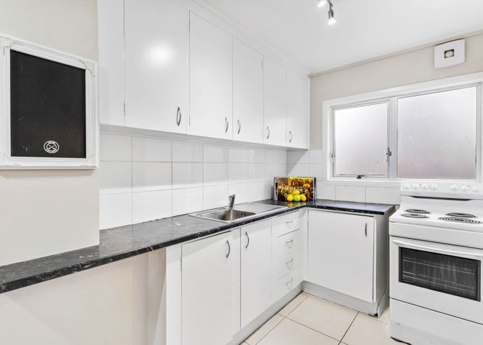  at 10/176 Panama Road, Mount Wellington, Auckland