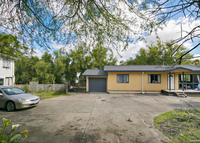 at 101 Kemp Road, Massey, Auckland