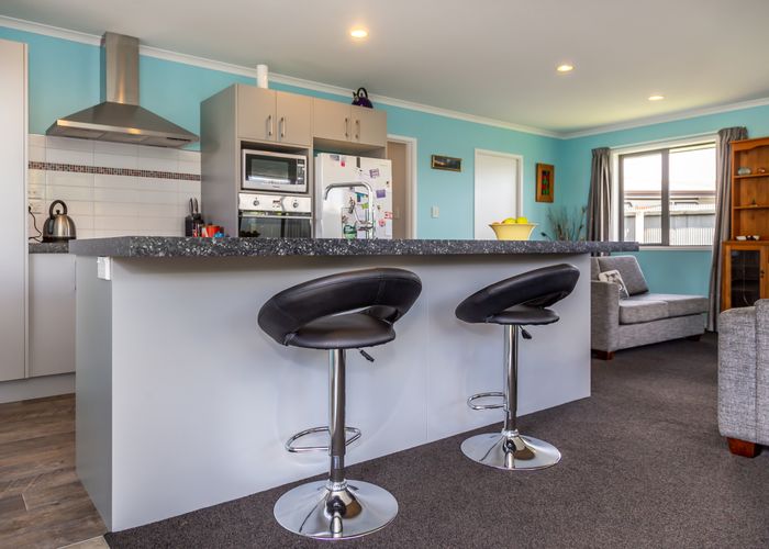  at 8 Carteret Place, Aranui, Christchurch