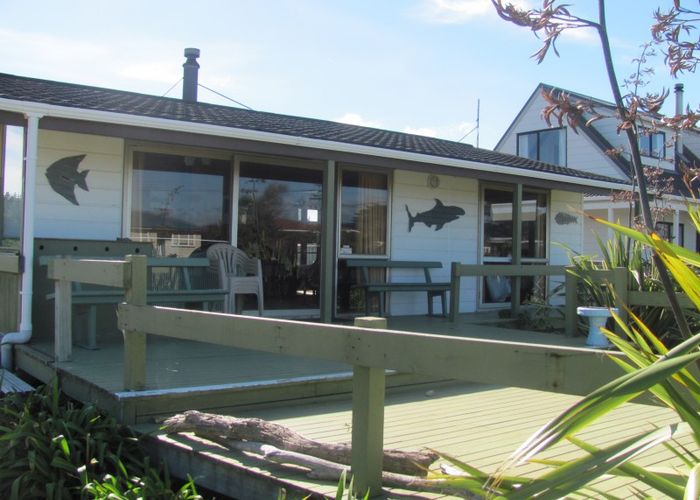  at 584 Waitarere Beach Road, Waitārere Beach, Levin