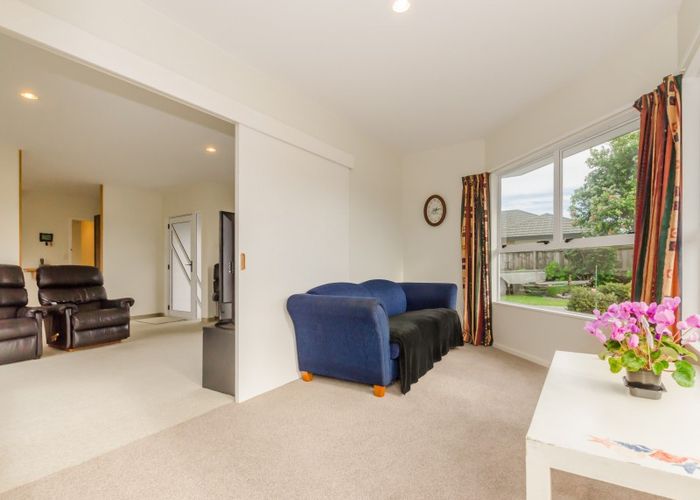  at 130 Field Way, Waikanae Beach, Waikanae