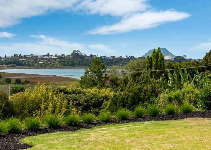  at 18 Sutherland Road, Brookfield, Tauranga
