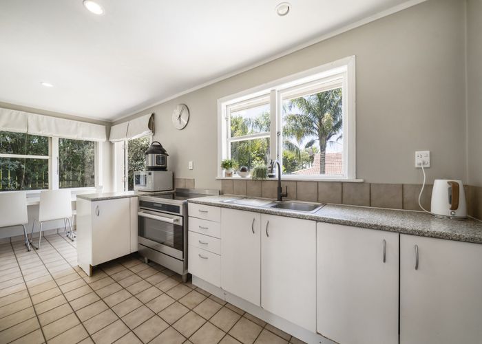  at 9/331 Royal Road, Massey, Waitakere City, Auckland