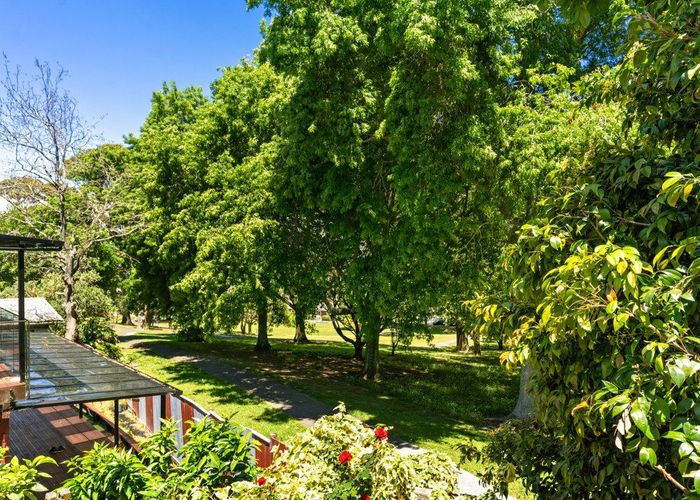  at 2/40 Edgeworth Road, Glenfield, North Shore City, Auckland