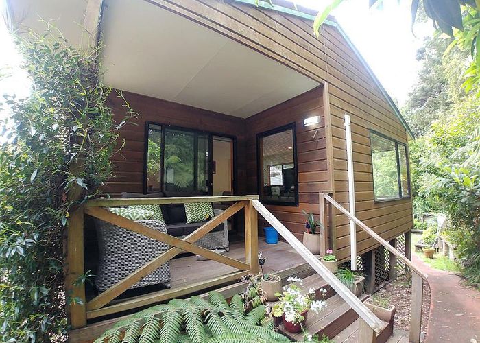  at 18A Homewood Place, Chatswood, North Shore City, Auckland
