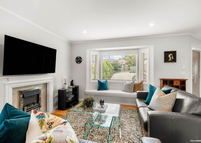  at 11 Meadowvale Avenue, Forrest Hill, Auckland