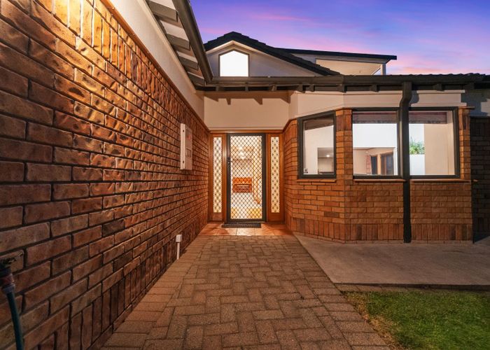  at 5 Hubert Place, Chartwell, Hamilton